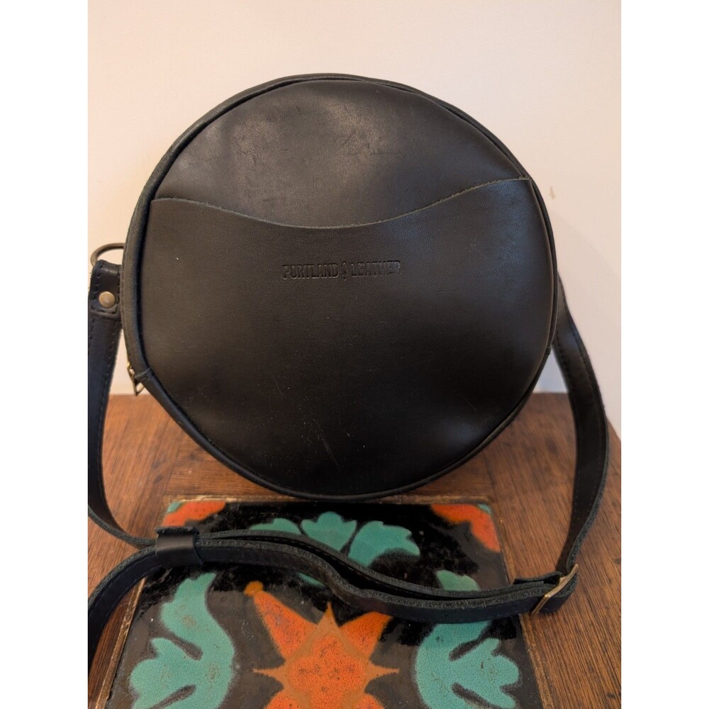 Portland Leather Goods 9” Circle Crossbody Bag Black Hipster City Chic Festival
